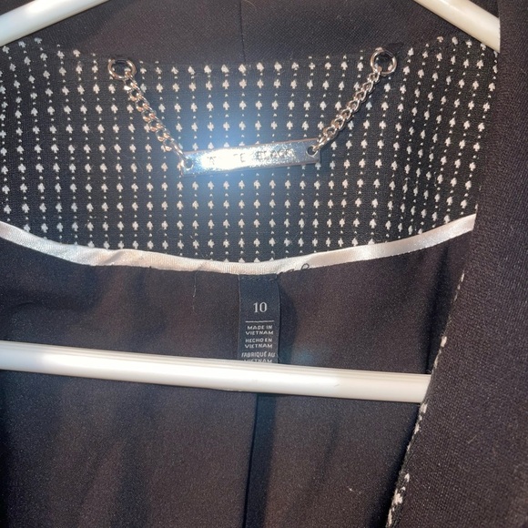 White House Black Market houndstooth blazer - Picture 2 of 8